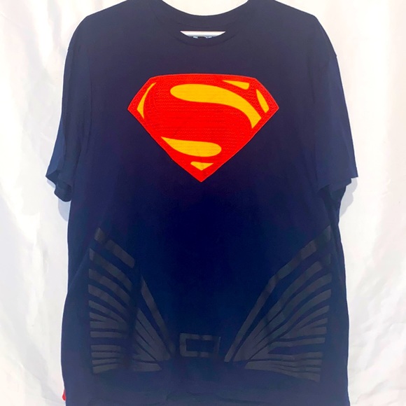 Mens Superman vs Batman Tee - Picture 2 of 9